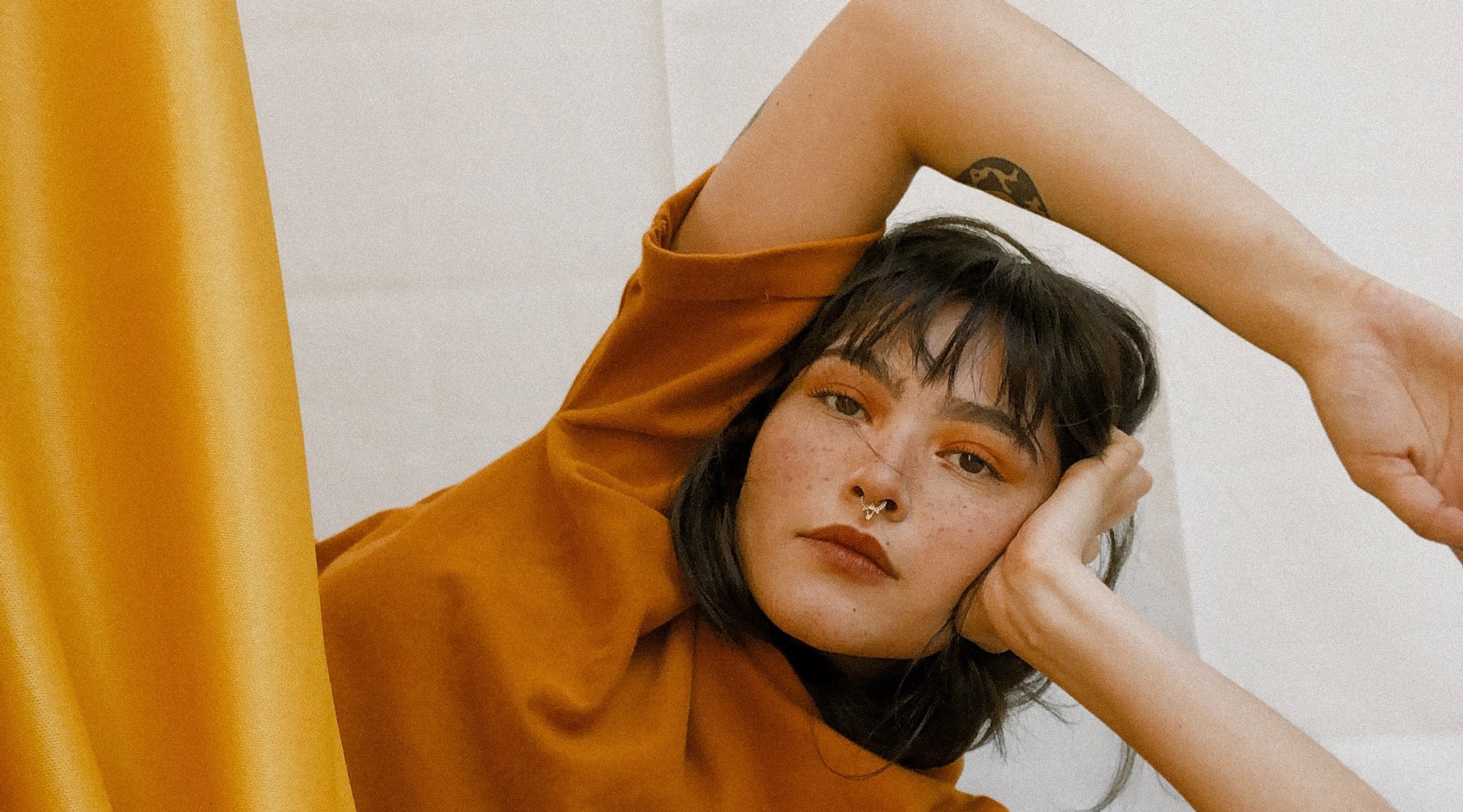 CONTRACT ADVERTISING